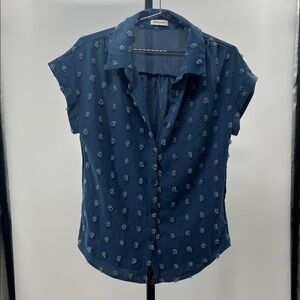 Stylish Blue Floral Button-Up Blouse
